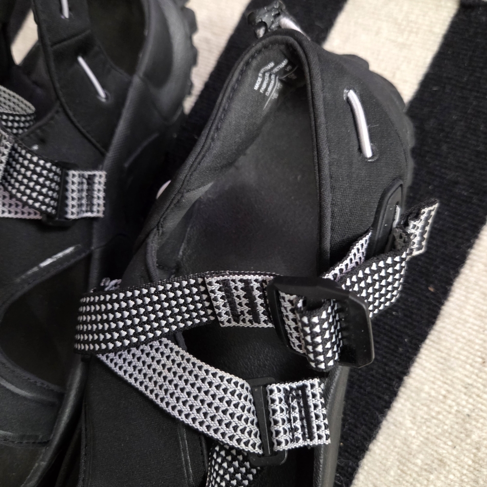 Nike‎ Black and Gray Outdoor Sport Sandals - Picture 9 of 15